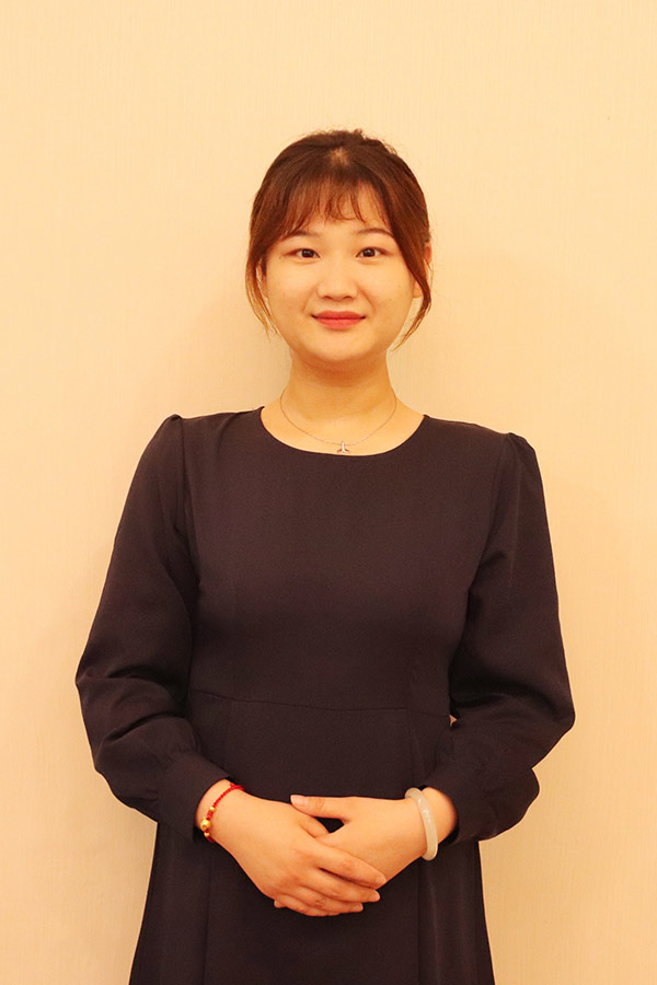 陇县文哲 本科学历，优秀班主任